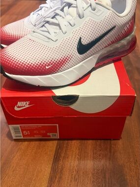 New!!! Nike Red & White Shoe Box - Air Max Label Visible